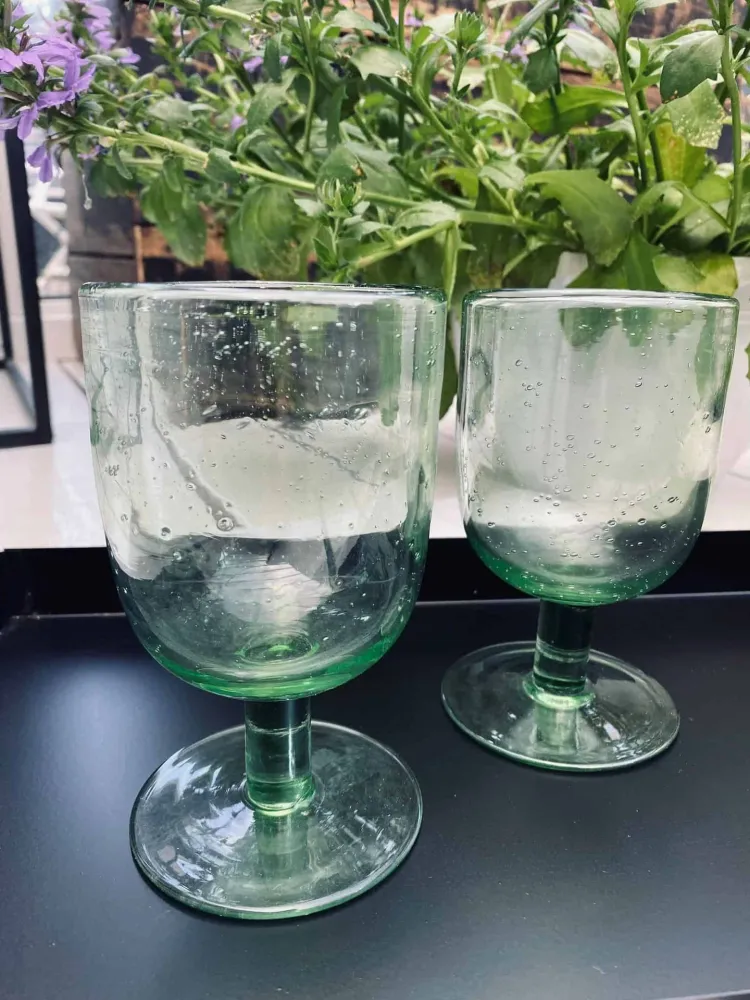 Munnblåst vinglass med bobler – GREEN