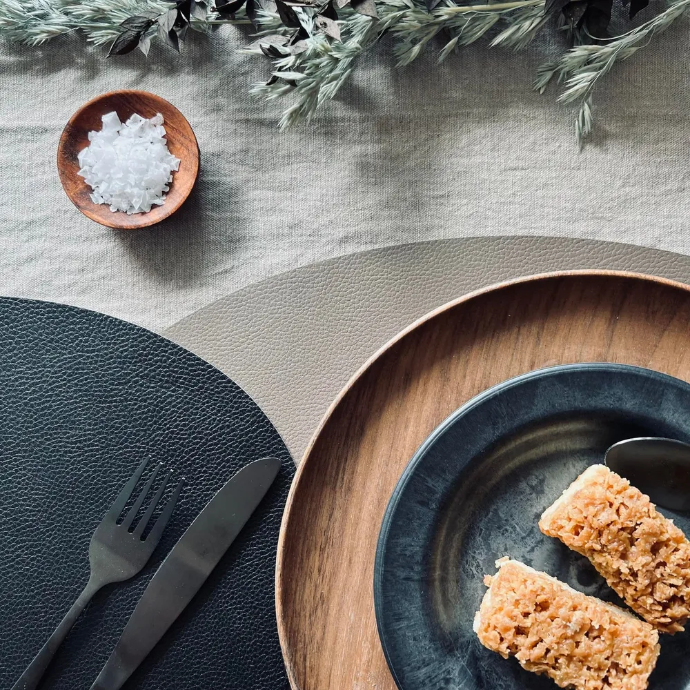 Plassmatte - Vendbar Taupe / Svart - Oval
