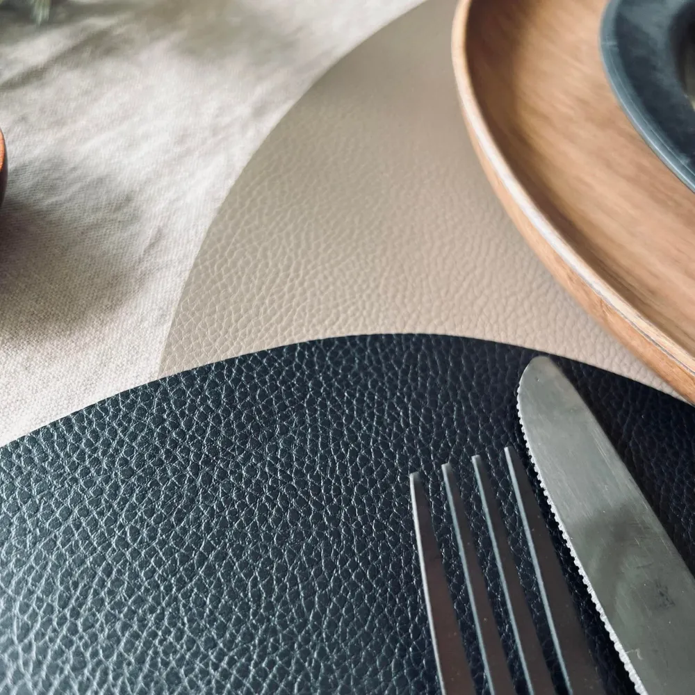 Plassmatte - Vendbar Taupe / Svart - Oval