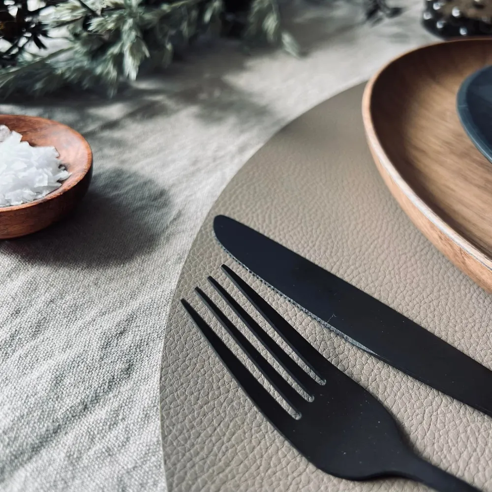 Plassmatte - Vendbar Taupe / Svart - Oval