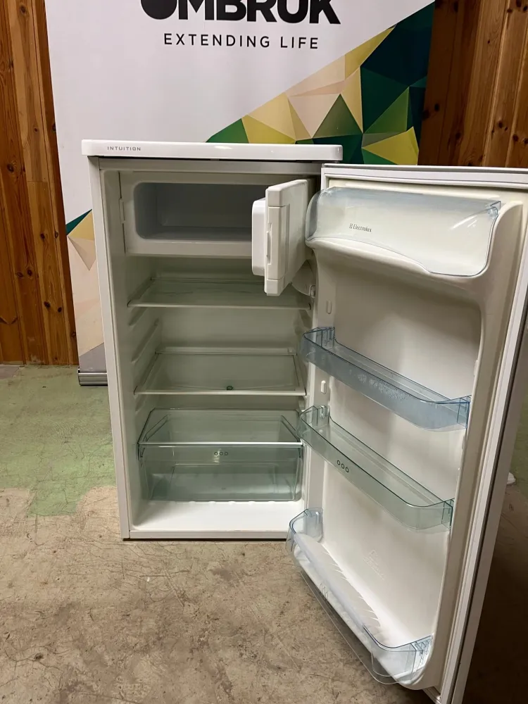 Electrolux kjøleskap ERC19002W8