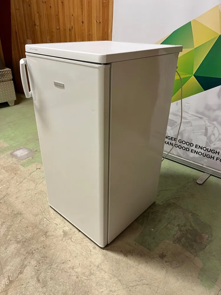 Electrolux kjøleskap ERC19002W8