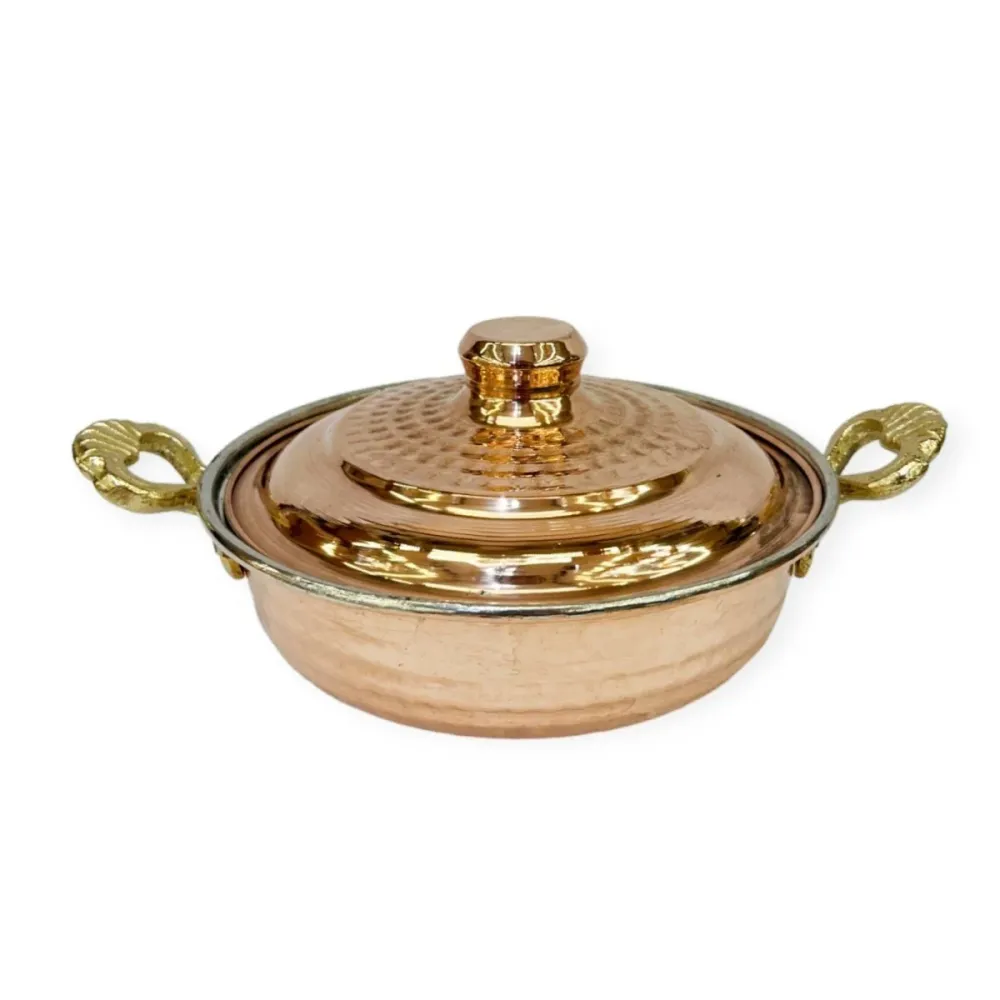 Tradisjonell hamrert kobberpanne med lokk - 20 cm