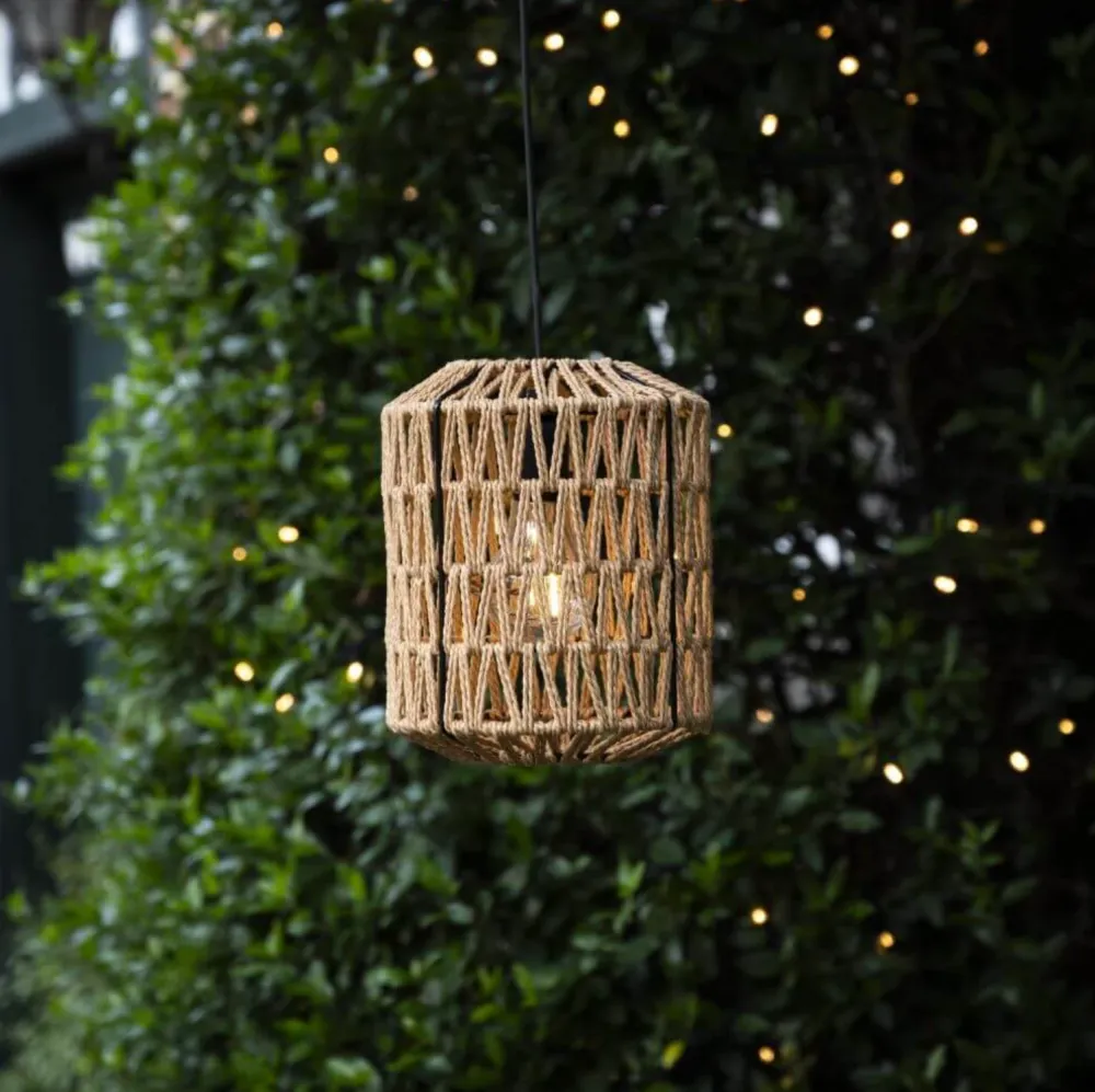 LED-lampe på batterier m. timerfunksjon