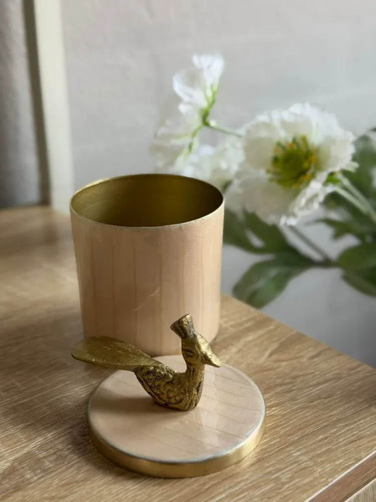 Krukke med lokk – Beige med fugl i gull