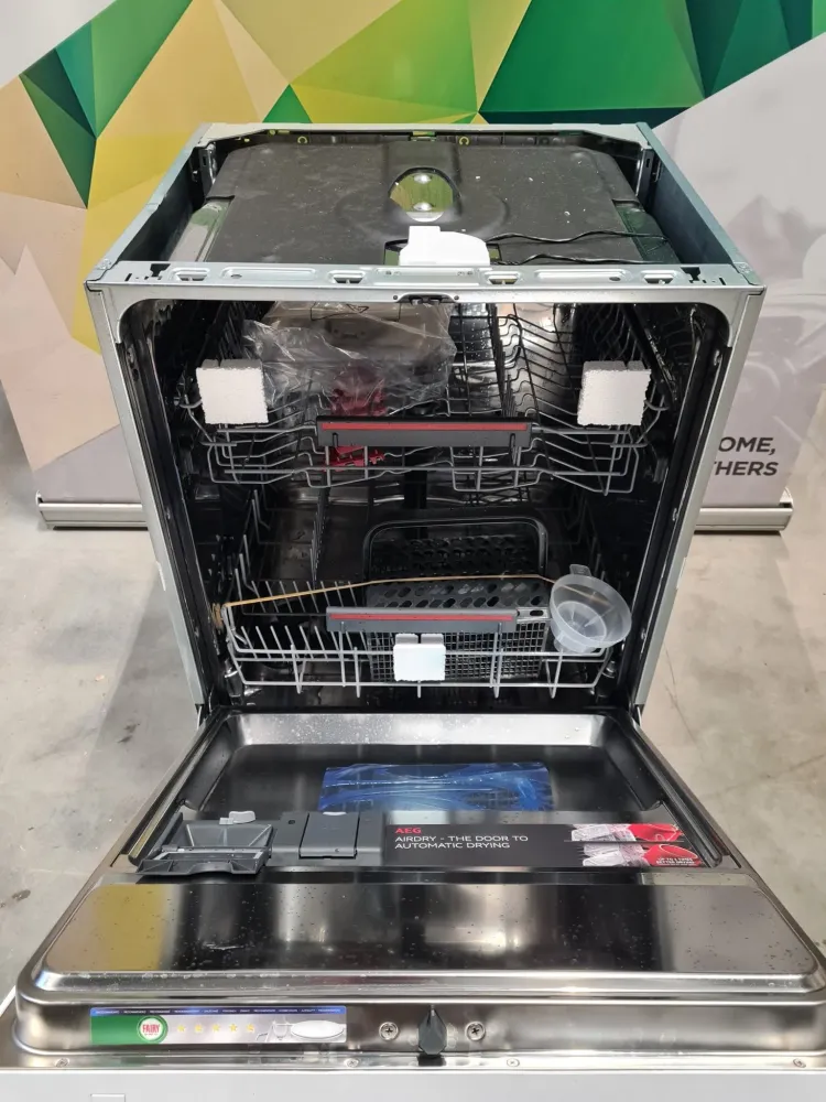 AEG 5000 AirDry Oppvaskmaskin FBB33617ZW