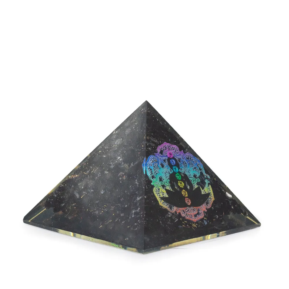 Små Orgonittpyramider 5,5x4,5 cm – Chakra Buddha – Svart Turmalinflis