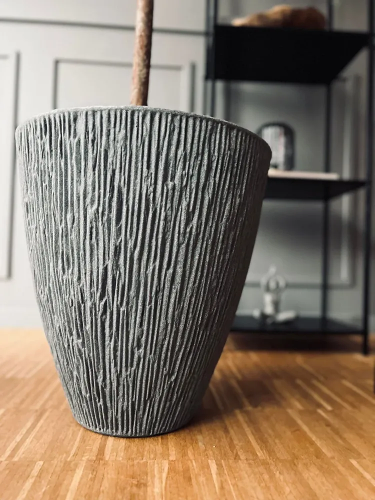 Krukke i plast - Riflet Grå H 40 cm