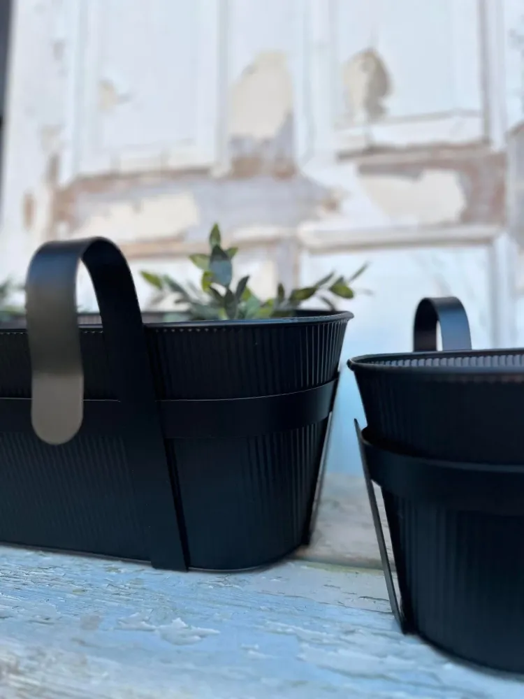 Plantekasse med oppheng – Black Noise Big