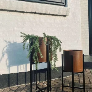 Plantekasse sett av 2 – Rustent metall med svarte bein - Rund potte