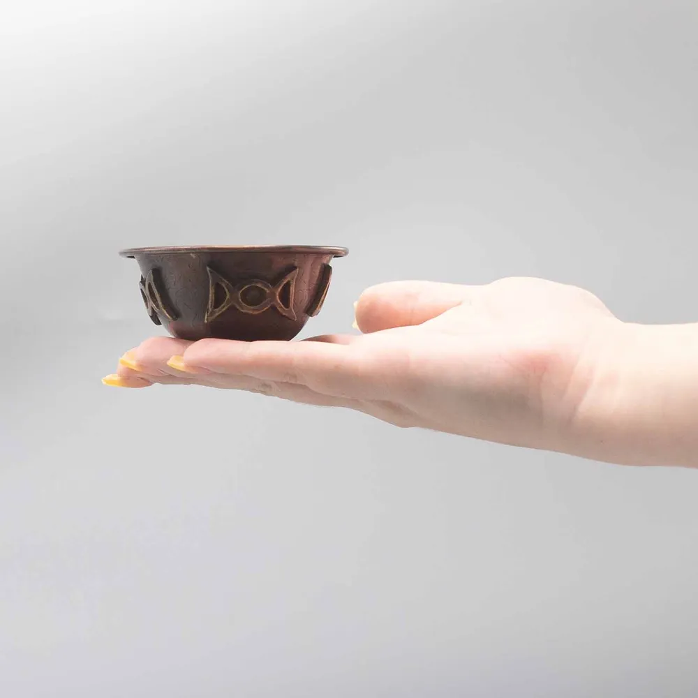 Antikk kobber rituell bolle trippel måne, 8x4cm