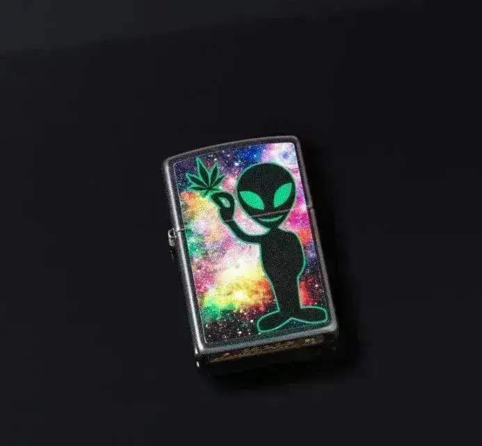 Zippo Lighter - Alien Design Iridescent