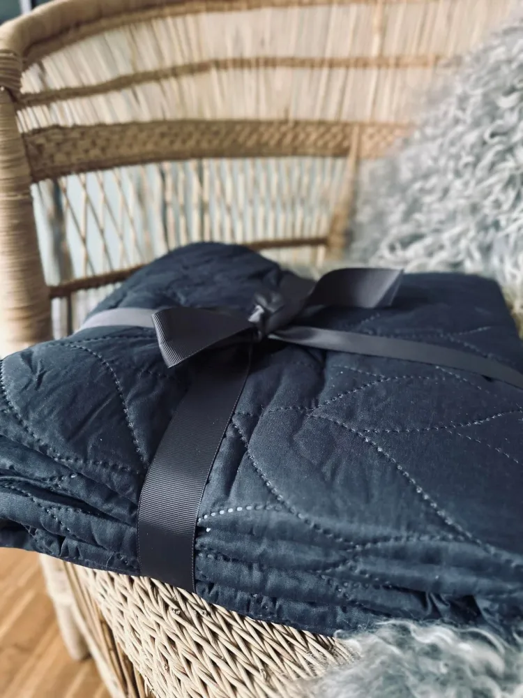 Pledd / sengeteppe – Quilt Navy 200x220cm