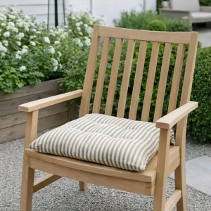 Stolpute med fyll - Beige striper 40x40 cm