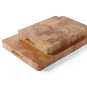 Stabilt skjærebrett i tre grunnleggende kjøkkenoppgaver med mål 530 x 325 x 45 mm