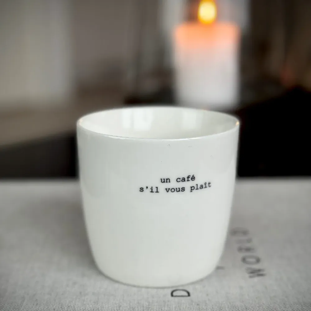 sögne krus hvit un café
