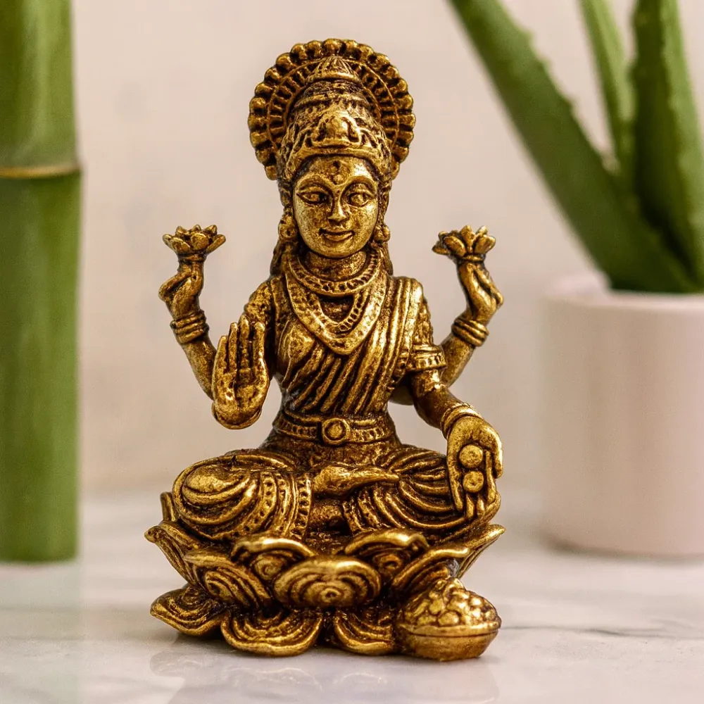 Liten messing Lakshmi-statue Puja, 49 mm